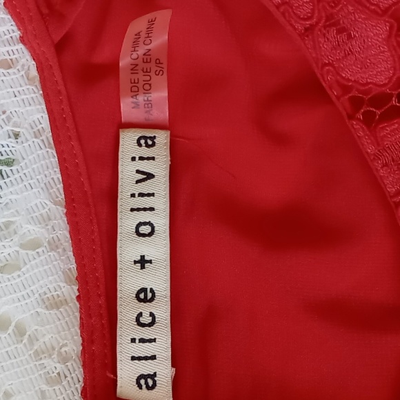 Alice + Olivia Red Pasha Lace Long Sleeve Blouse Size Small Eyelash Cuffs & Hem - Picture 14 of 16